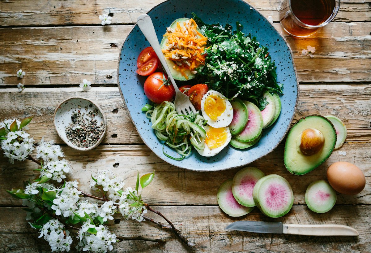 Fresh fermented foods and vegetables that support gut health