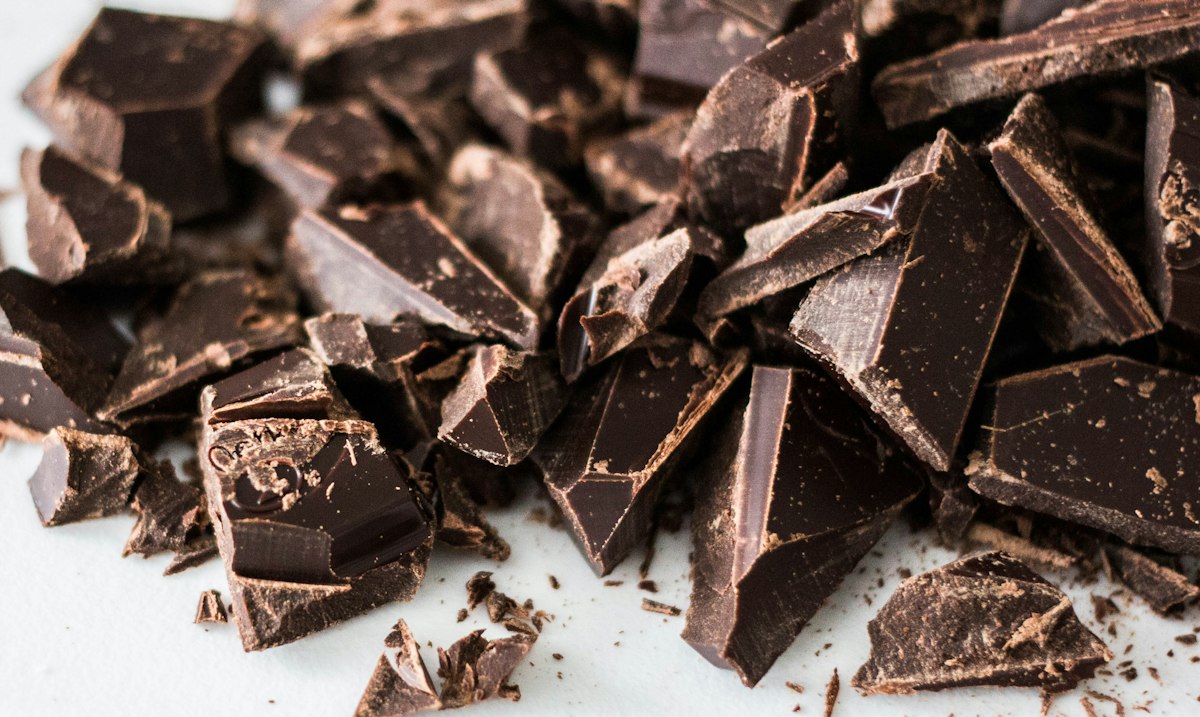 Variedad de dulces y chocolates surtidos